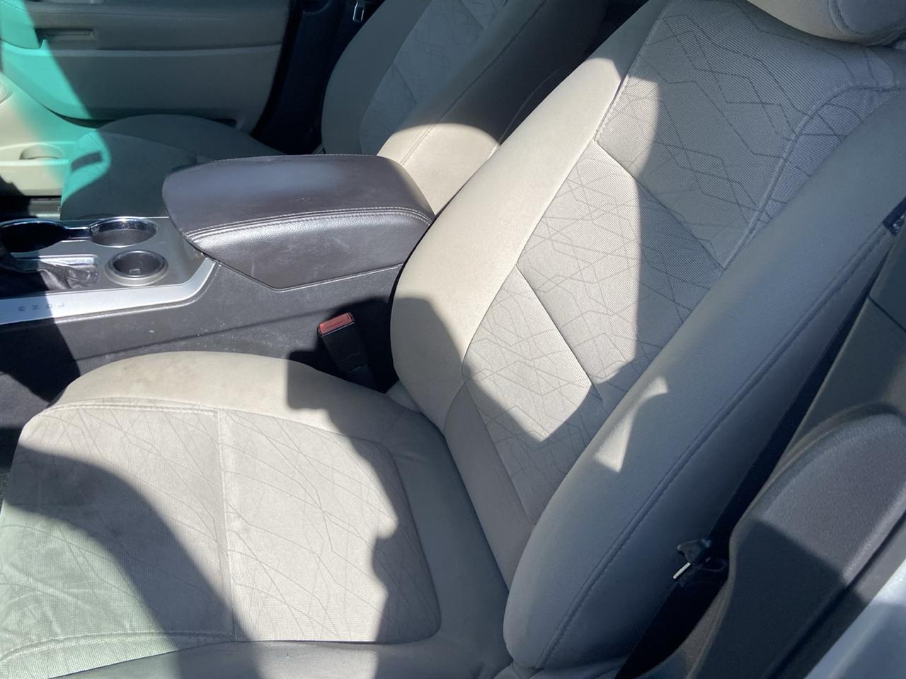 Ford Explorer Base FWD 2015