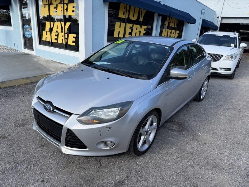 Ford Focus Titanium Sedan 2013