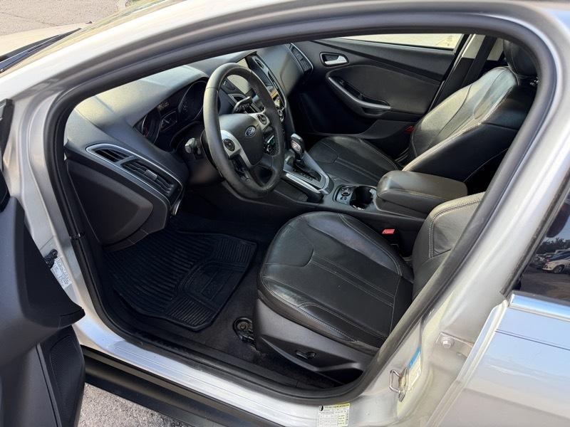 Ford Focus Titanium Sedan 2013
