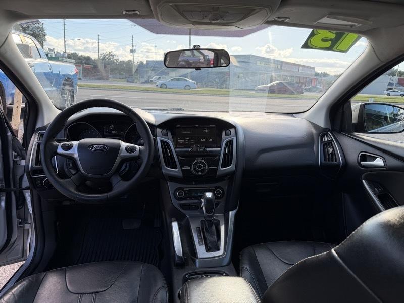 Ford Focus Titanium Sedan 2013