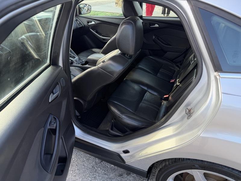 Ford Focus Titanium Sedan 2013
