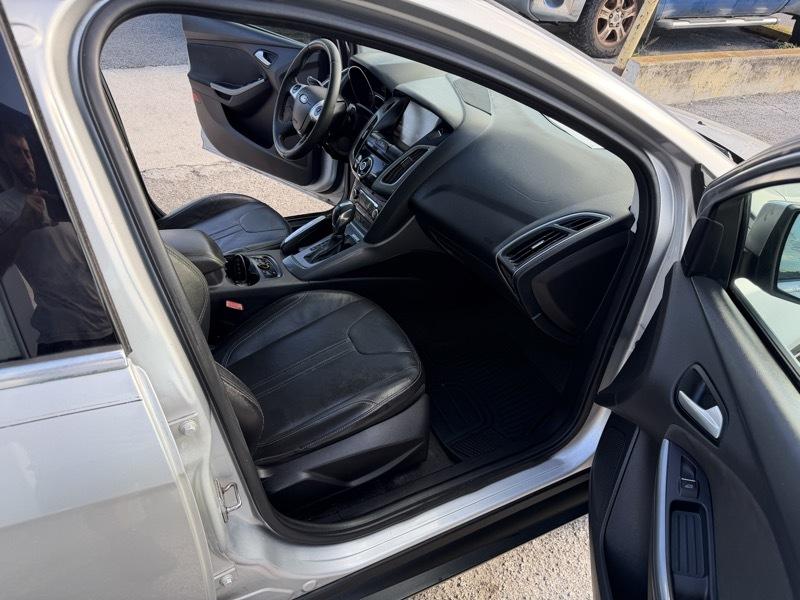 Ford Focus Titanium Sedan 2013