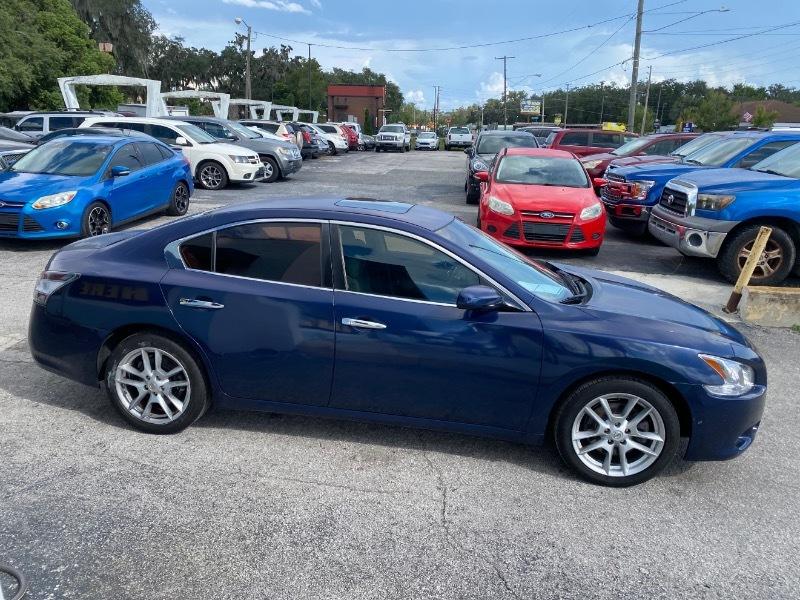 Nissan Maxima S 2013