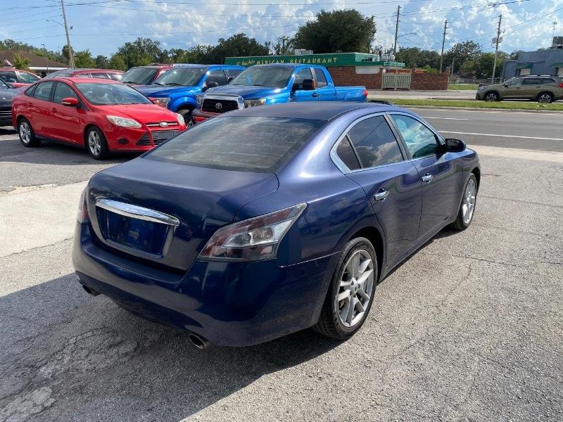 Nissan Maxima S 2013