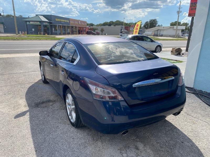 Nissan Maxima S 2013
