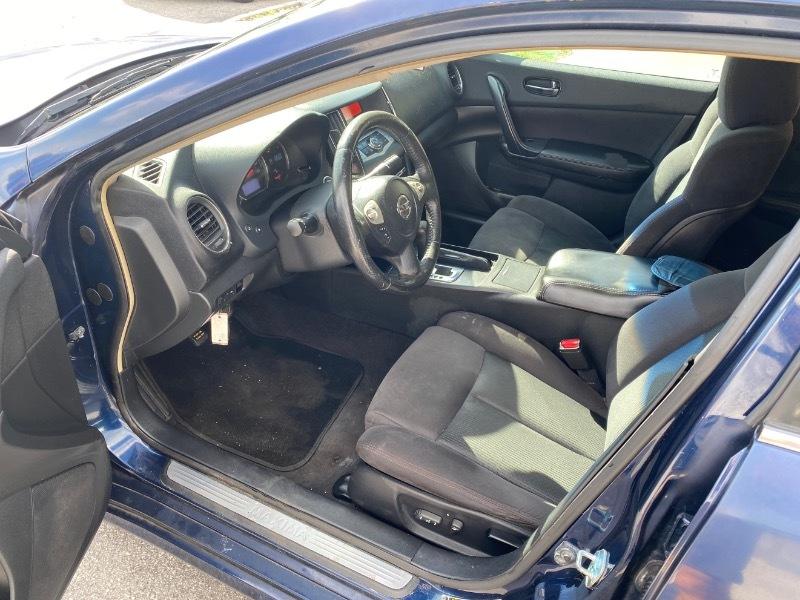 Nissan Maxima S 2013