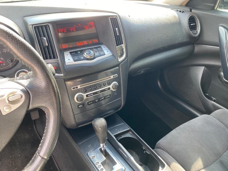 Nissan Maxima S 2013