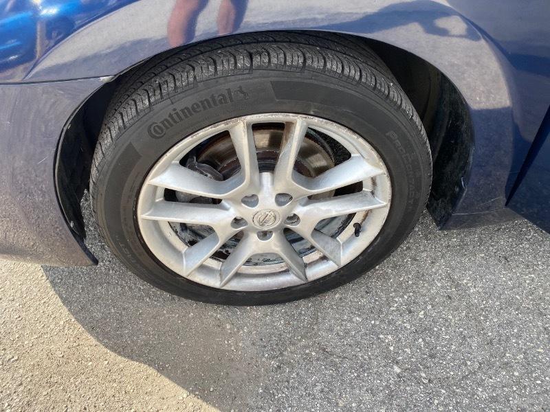 Nissan Maxima S 2013