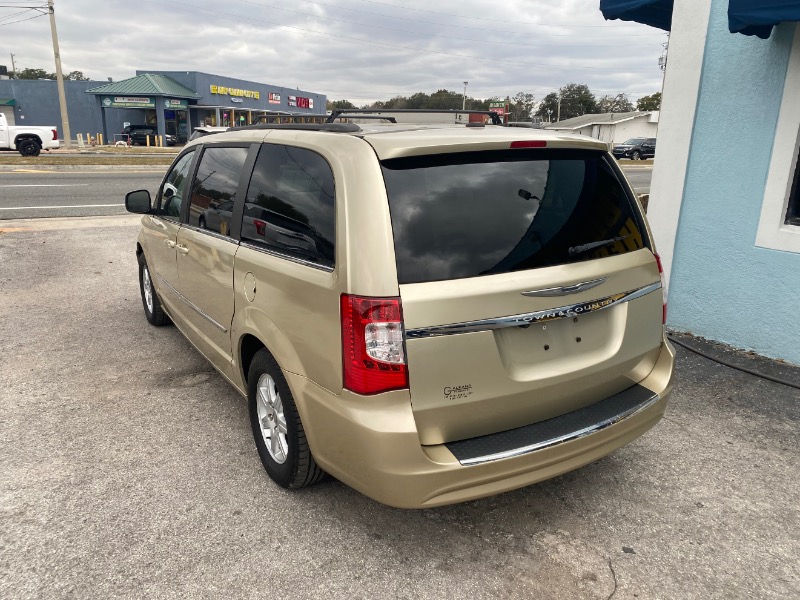 Chrysler Town & Country Touring 2011