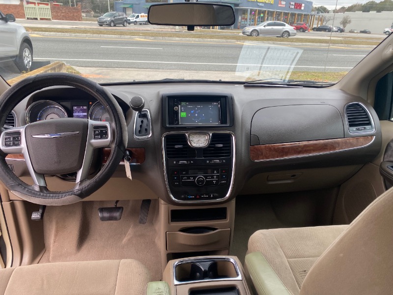 Chrysler Town & Country Touring 2011