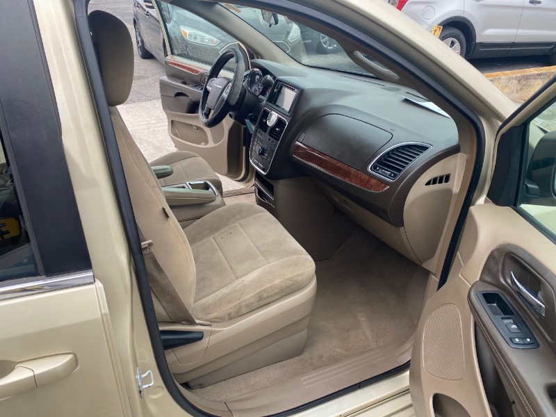 Chrysler Town & Country Touring 2011