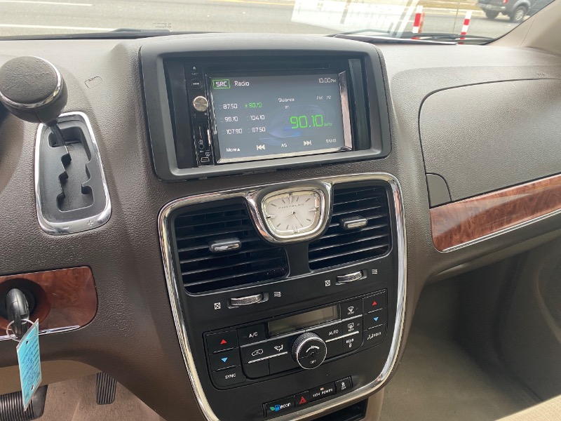 Chrysler Town & Country Touring 2011