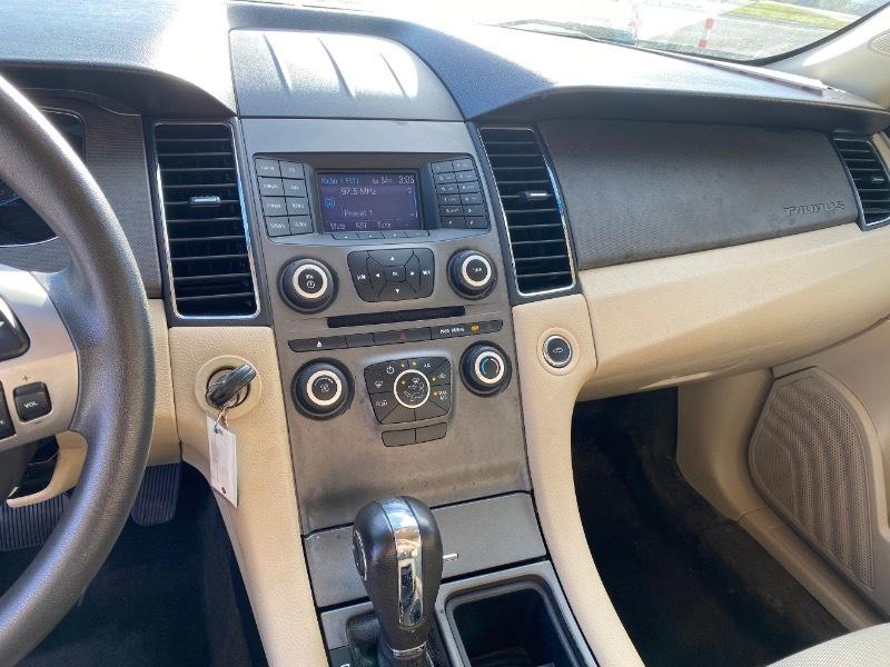 Ford Taurus SE FWD 2013