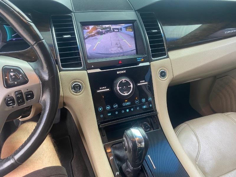 Ford Taurus Limited FWD 2013