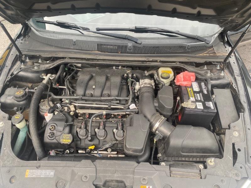 Ford Taurus Limited FWD 2013