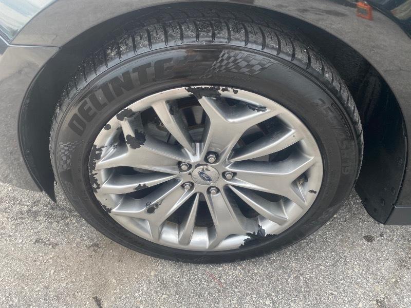 Ford Taurus Limited FWD 2013