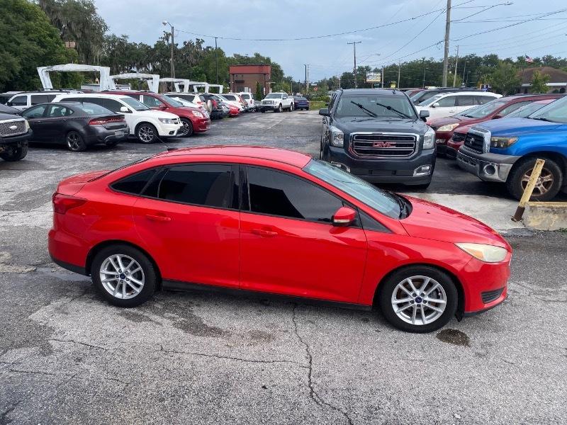 Ford Focus SE Sedan 2016