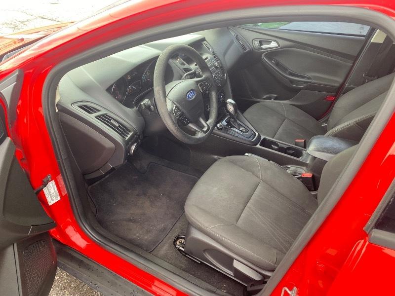 Ford Focus SE Sedan 2016