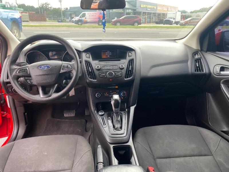 Ford Focus SE Sedan 2016