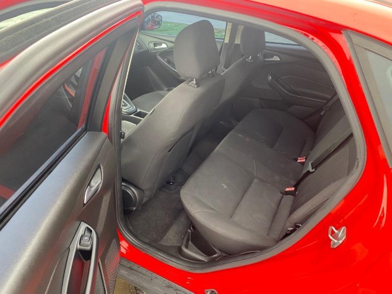 Ford Focus SE Sedan 2016