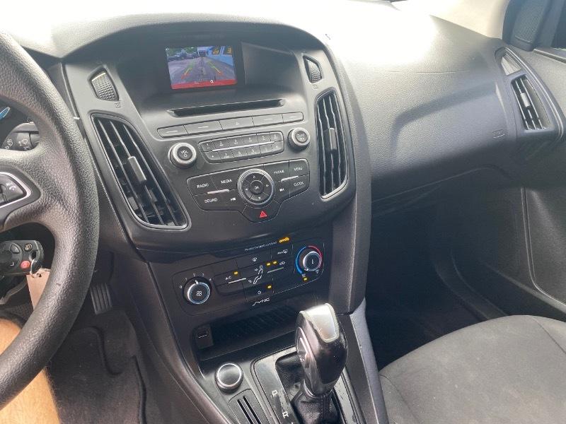 Ford Focus SE Sedan 2016