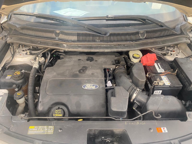 Ford Explorer Base FWD 2012