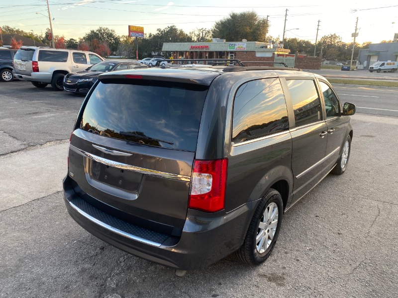 Chrysler Town & Country Touring 2016