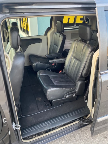 Chrysler Town & Country Touring 2016