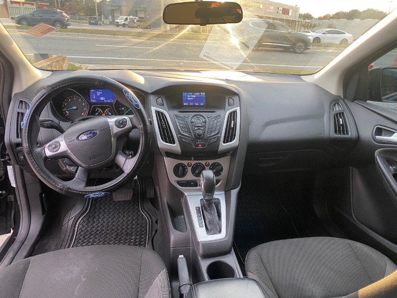 Ford Focus SE Hatch 2014