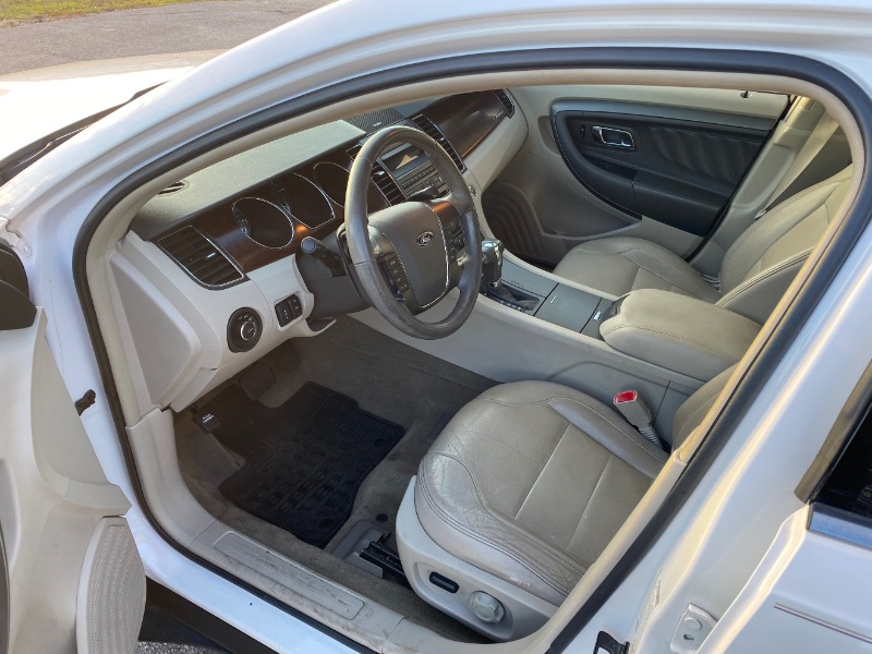 Ford Taurus SEL FWD 2011