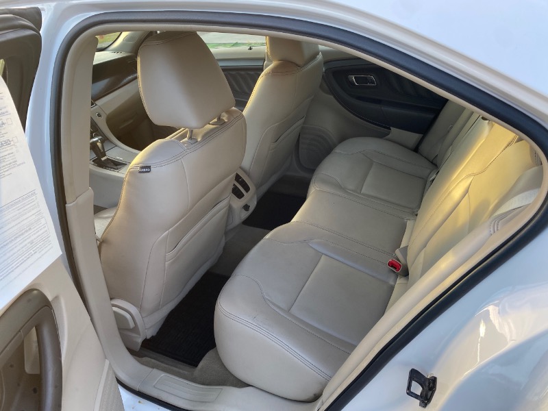 Ford Taurus SEL FWD 2011