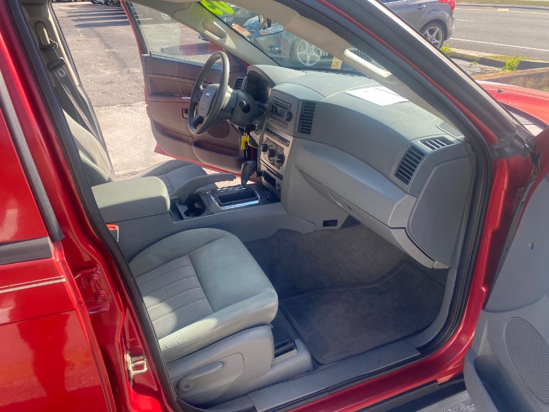 Jeep Grand Cherokee Laredo 2WD 2005