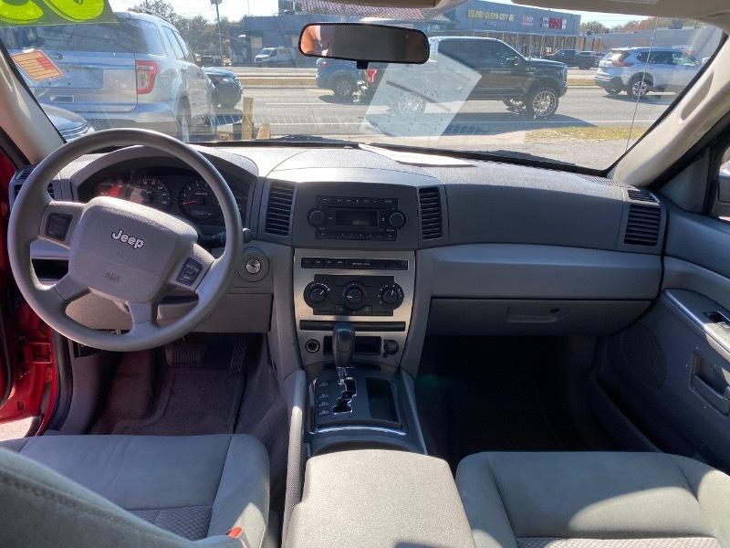 Jeep Grand Cherokee Laredo 2WD 2005