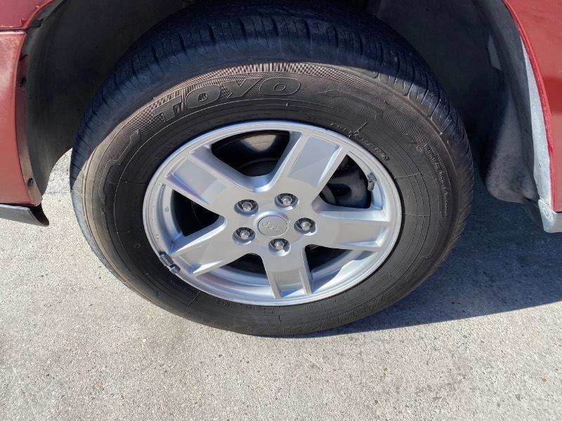 Jeep Grand Cherokee Laredo 2WD 2005