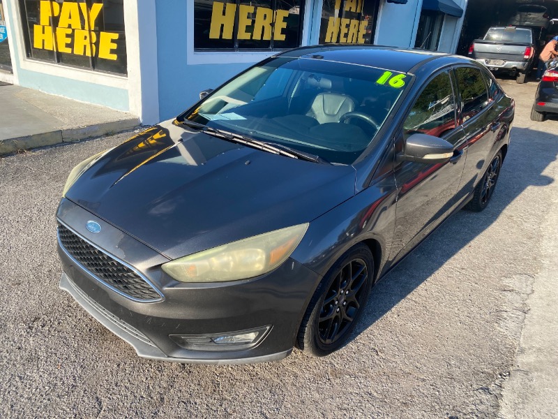 Ford Focus SE Sedan 2016