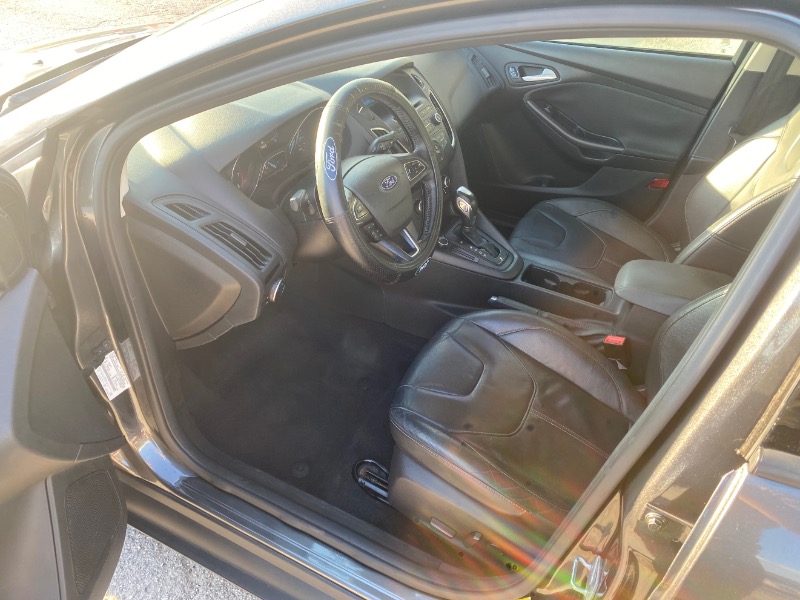 Ford Focus SE Sedan 2016