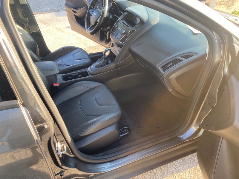 Ford Focus SE Sedan 2016