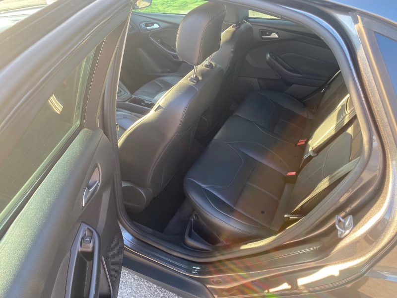 Ford Focus SE Sedan 2016