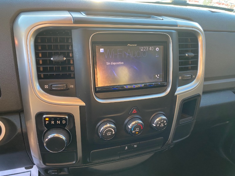 RAM 1500 SLT Quad Cab 2WD 2017