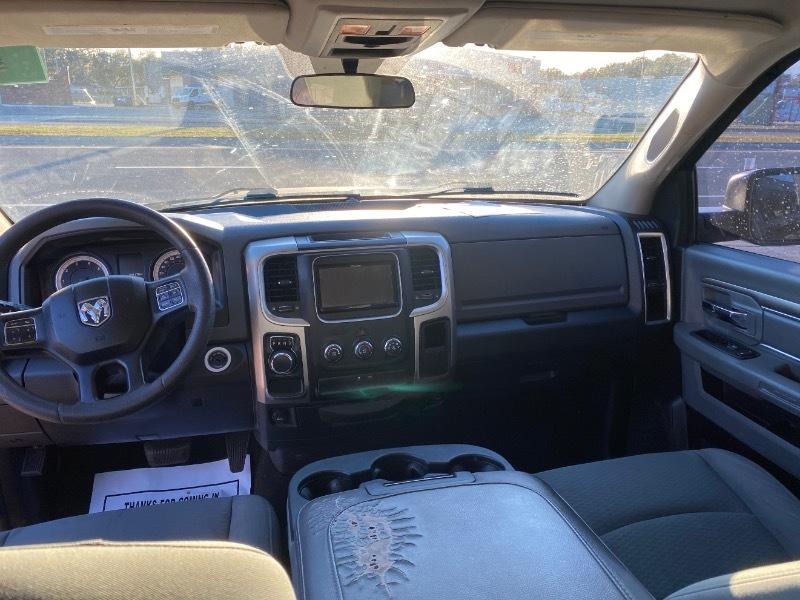 RAM 1500 SLT Quad Cab 2WD 2017