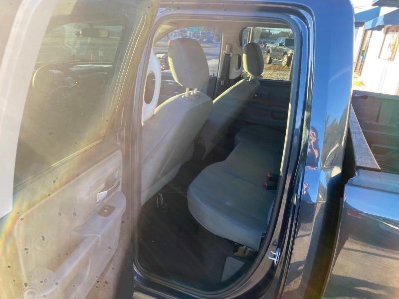 RAM 1500 SLT Quad Cab 2WD 2017