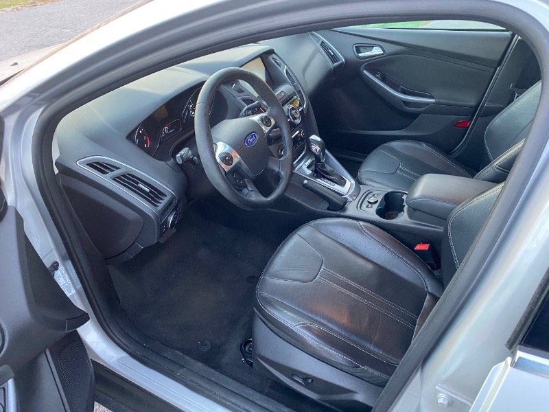 Ford Focus Titanium Sedan 2014