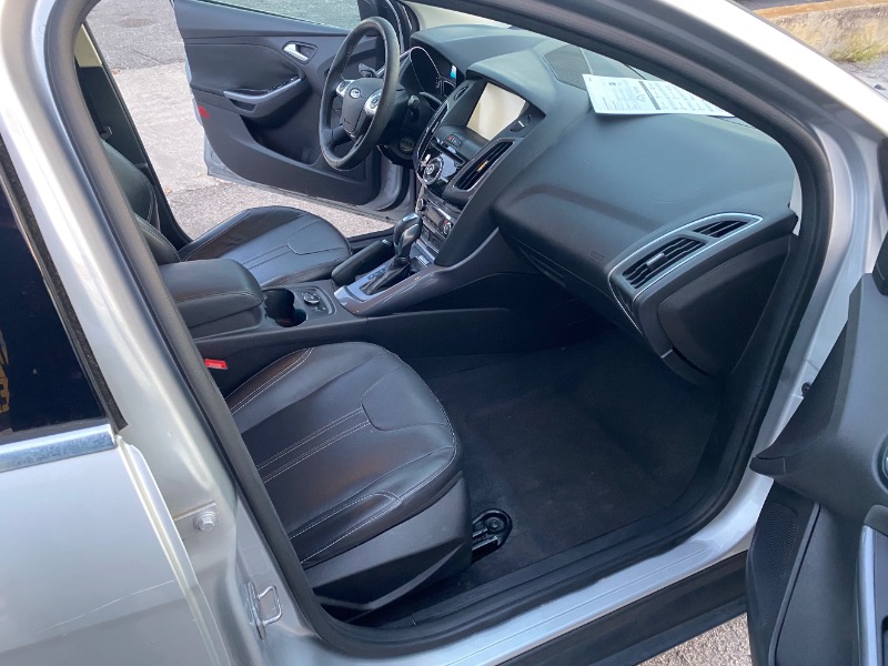 Ford Focus Titanium Sedan 2014