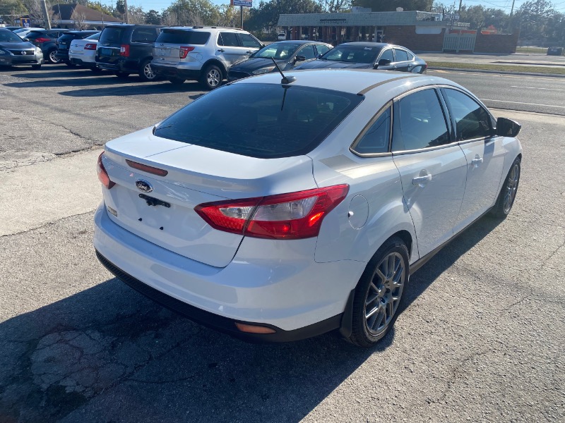 Ford Focus S Sedan 2014