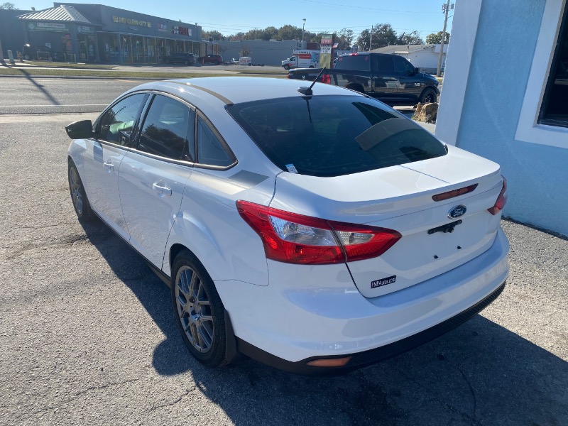 Ford Focus S Sedan 2014