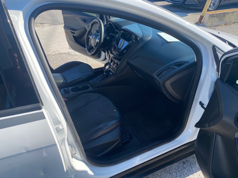 Ford Focus S Sedan 2014