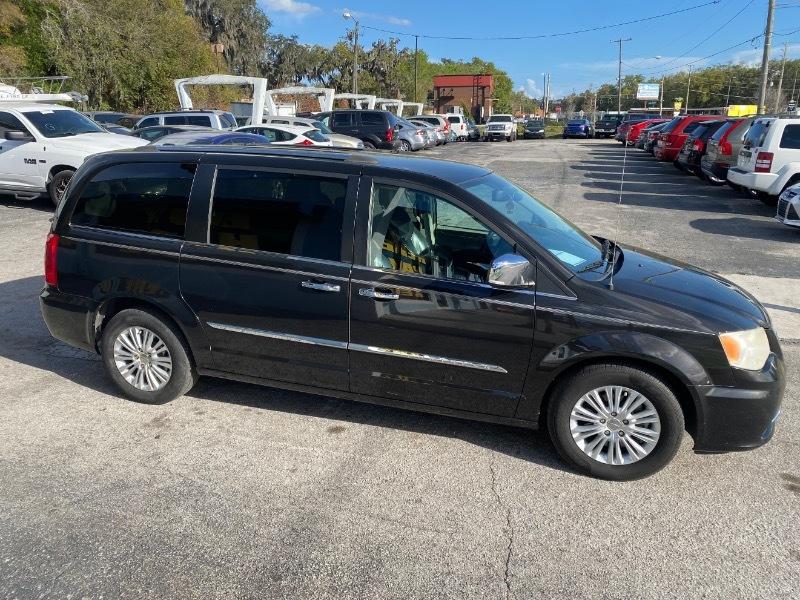Chrysler Town & Country Limited 2014