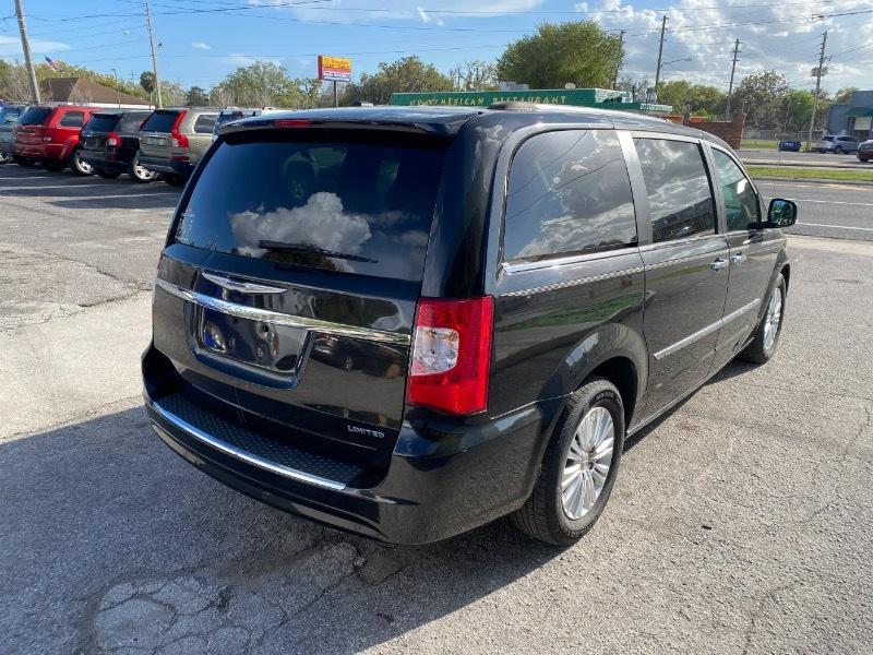 Chrysler Town & Country Limited 2014