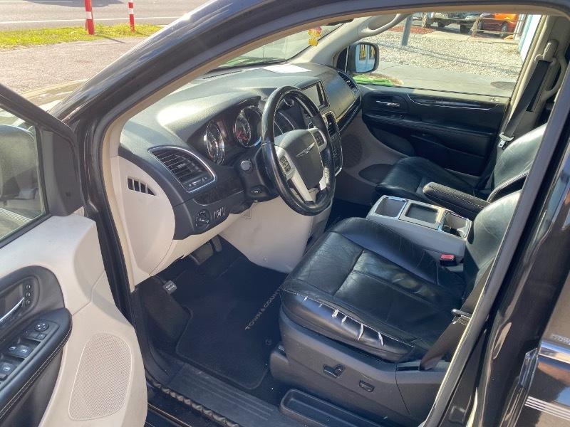 Chrysler Town & Country Limited 2014