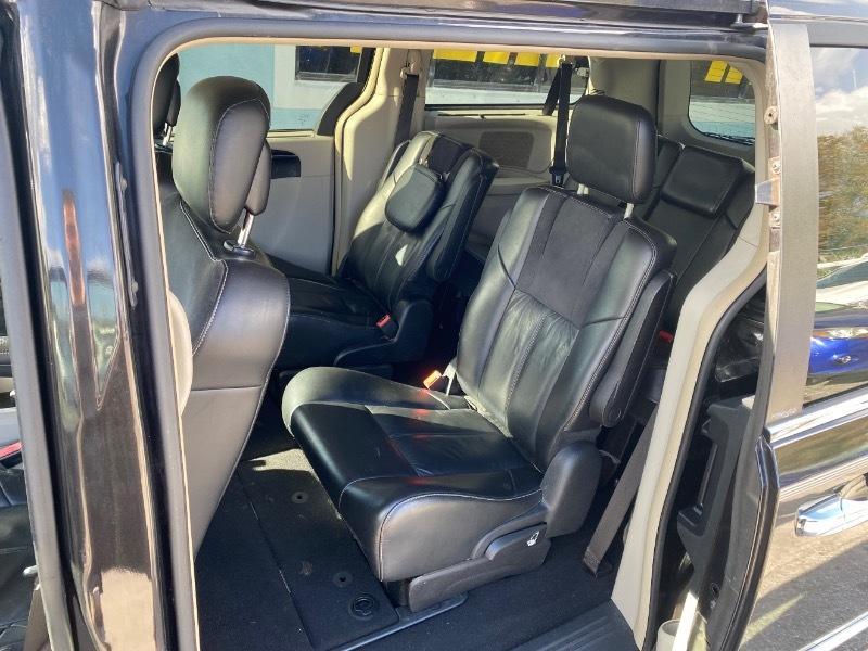 Chrysler Town & Country Limited 2014